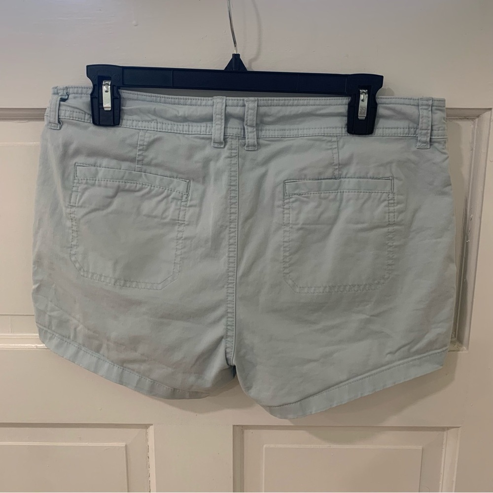 Women’s Gap Mint Color Cargo Style 3‎ Inch Inseam Shorts Size 8 - Picture 4 of 11
